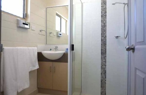 Collinsville Hotel | Collinsville Motel