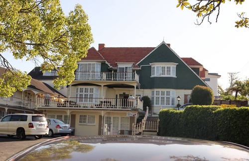 Hamilton Lake Hotel | Colonial City Motel and Conference Centre