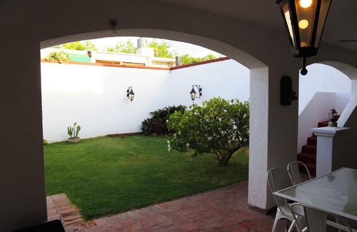Mendoza City Center House | Colonial House in Mendoza! | 12 People