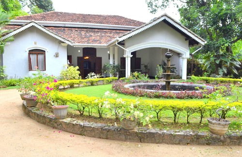 Ginigathena House | Colonial Style Bungalow closer to Kithulgala