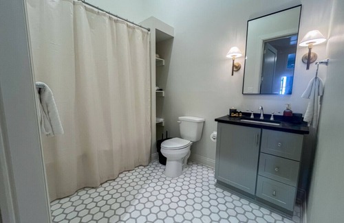 Demopolis Apartment | Colony -The Flats Demopolis