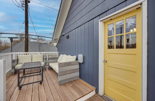 Central Colorado Springs Cottage | Colorado Springs Home: Balcony w/Mountain Views!