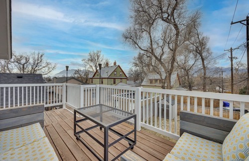 Central Colorado Springs Cottage | Colorado Springs Home: Balcony w/Mountain Views!