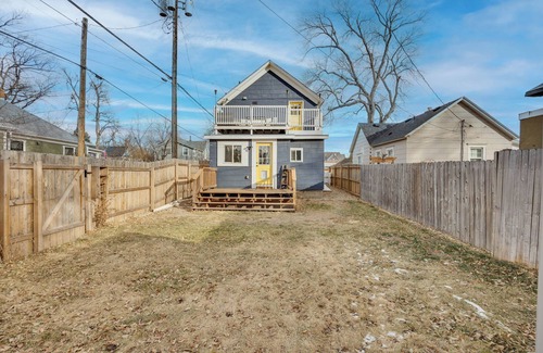 Central Colorado Springs Cottage | Colorado Springs Home: Balcony w/Mountain Views!