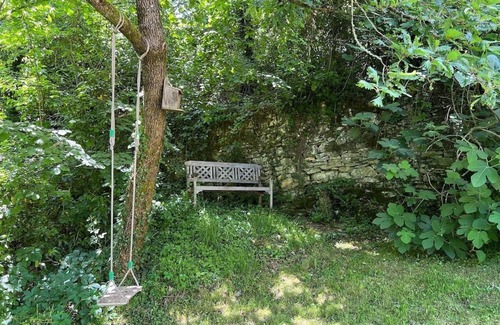 Puy-l'Eveque House | Colorful country house with spacious garden, extra-large pool and forest