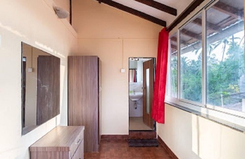 Anjuna Hotel | Colors Guest House
