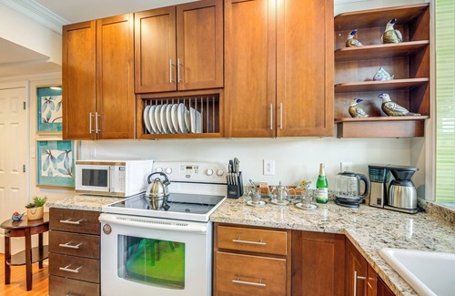 Columbia Apartment | Columbia Lakefront Escape: Serenity Room & Patio