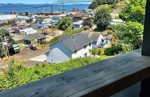 Astoria House | Columbia River View Bungalow 'Miss Esteri'