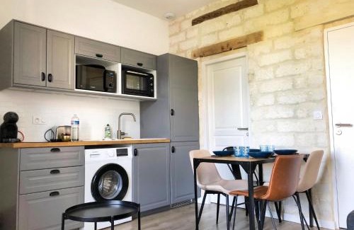 Gares Apartment | Comédie ST-Roch - T2 - Hypercentre Gare - CLIM & NETFLIX