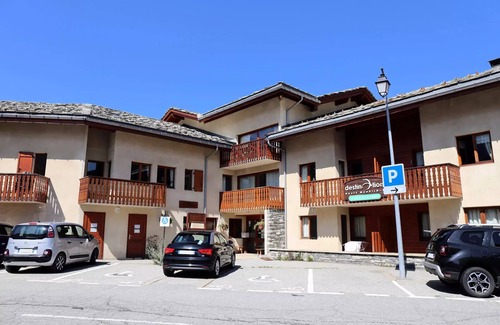Aussois Apartment | COM312 : Apartment in quiet area close to free shuttle bus and swimming pool