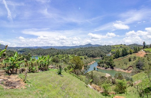 Guatape Cabin | Comarca Hobbit El Penol
