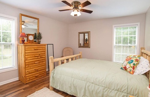 Mears House | Come and enjoy a retreat along the shoreline between Silver Lake and Pentwater!