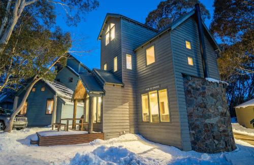 Dinner Plain Ski Chalet | Come by Chance