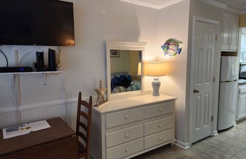 Atlantic Beach Apartment | Come for the beach, stay for the memories. Enjoy free beach access & huge pool!