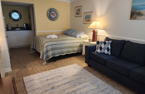 Atlantic Beach Apartment | Come for the beach, stay for the memories. Enjoy free beach access & huge pool!