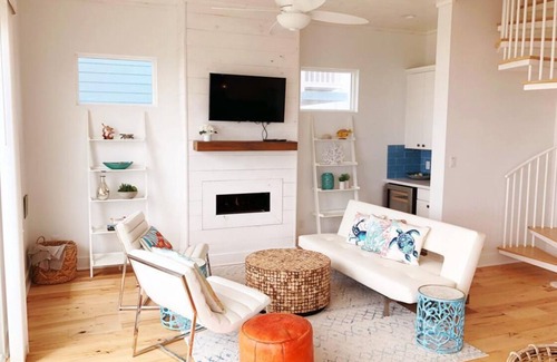 Gulf Palms House | Come Home to an Oceanfront, Beachfront Texas Gulf Coast Cottage On The Water