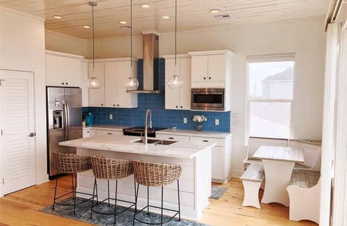 Gulf Palms House | Come Home to an Oceanfront, Beachfront Texas Gulf Coast Cottage On The Water