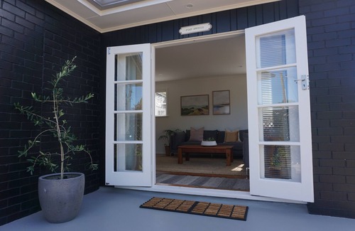 Martinborough House | Come Stay at Blackbird House!