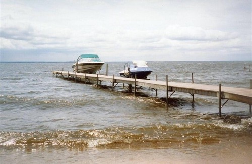 Cleveland Cottage | Come to Camp 312 Drive 2 on Oneida Lake for Relaxing Summer Fun.3bd