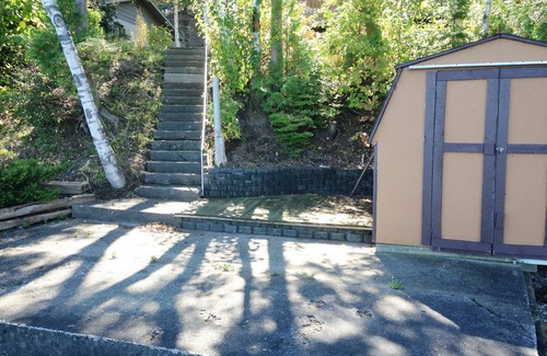Presque Isle Cabin | Come To Me Inn - Cozy Peaceful Lakefront Cabin, So Get Away & Be On Lake Time.