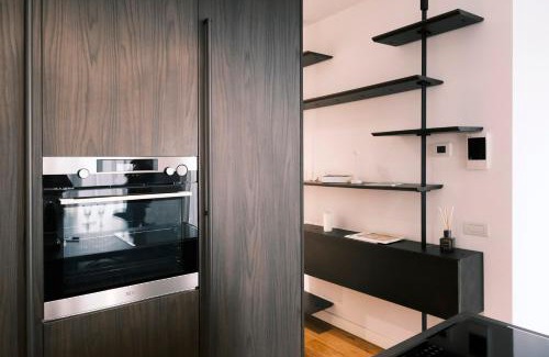 Porta Romana Apartment | ComeCasa Elegant Stay with Terrace & Gym Porta Romana