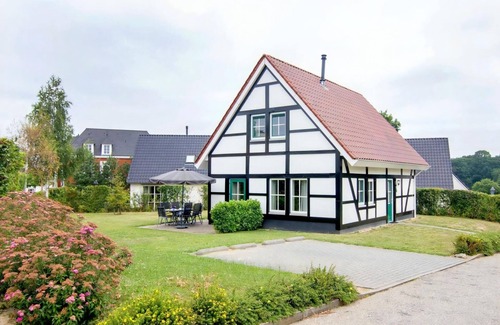 Municipality of Valkenburg aan de Geul Villa | Comfort 6-person villa in the holiday park Landal Kasteeldomein De Cauberg