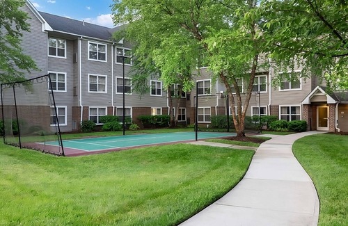 Mount Tabor Apartment | Comfort and Relaxation! 2BR Suites With Kitchen, Free Breakfast, Bring Your Pets