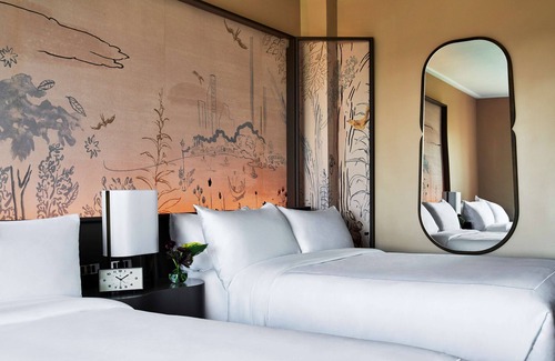 Central Park South Hotel | Comfort and Convenience! 4 Spacious Units, Short Drive to Empire State Building!