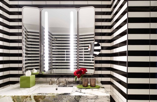 Central Park South Hotel | Comfort and Convenience! 4 Spacious Units, Short Drive to Empire State Building!