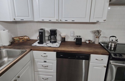 Spring Hill House | Comfort Cove, 3/2, Fully Fenced, Spring Hill, FL
