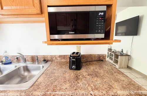 Macomb Apartment | Comfort & Cozy 3/2 in Midwestern charming Macomb, IL