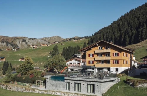 Damuels House | Comfort double room with separate living room/balcony - Hotel Restaurant Alpenblume