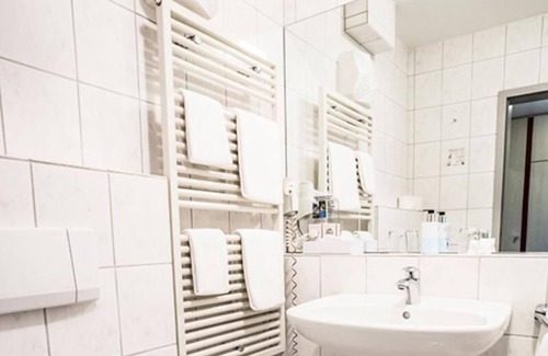 Meschede Hotel | Comfort room with kitchenette and WC, max. 2 persons