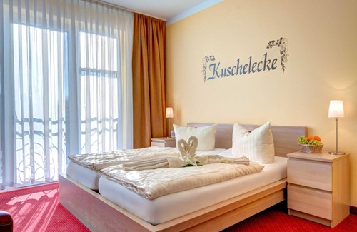 Ahlbeck House | Comfort room with pantry kitchen special - Aparthotel Strandhus Trivago Award