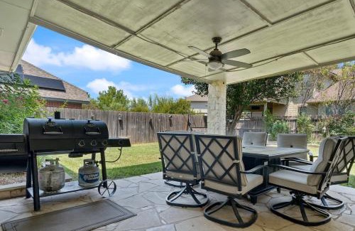 Forest Ridge Apartment | Comfort Stay near Dell Diamond & Kalahari