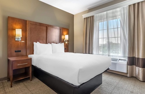 Myrtle Beach Hotel | Comfort Suites Myrtle Beach Central