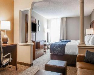 West Warwick Hotel | Comfort Suites West Warwick - Providence
