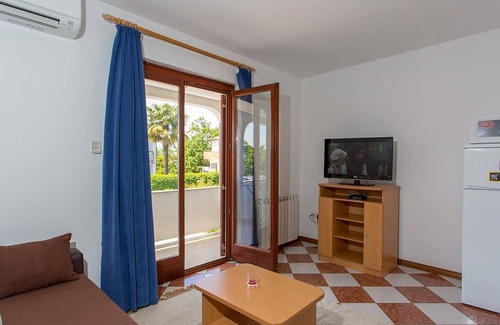 Spadici Apartment | Comfortable and modern apartment in Porec, close to the city center and the beach, equipped for disabled persons, pets are welcome