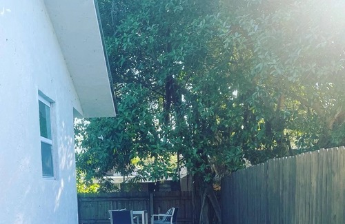 West Little River Apartment | Comfortable and safe condo 15 minutes from beach.