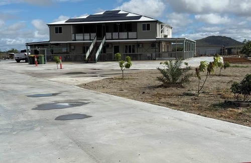 Bowen House | Comfortable and safety Queenslander home stay