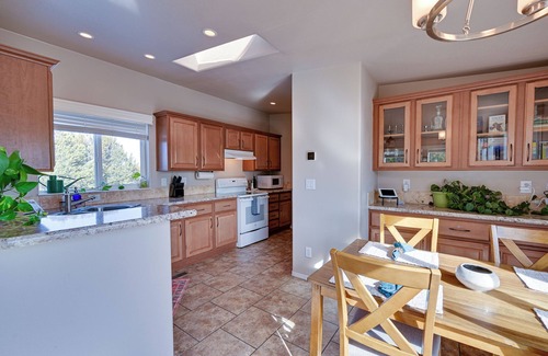 Williams House | Comfortable and Scenic near Grand Canyon