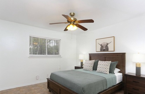 Leon Valley House | Comfortable and Stylish Home Near Lackland AFB