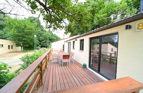 Virton House | Comfortable bungalow near Lake Rabais