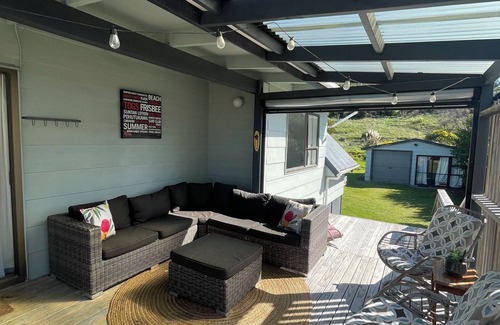 Riversdale House | Comfortable, conveniently located family beach bach