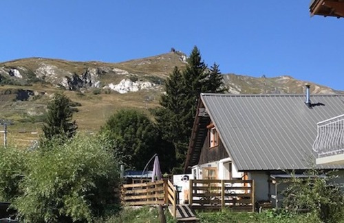 La Toussuire Ski Chalet | Comfortable chalet for 8, ski-in/ski-out, 3 bdrms, parking, pet-friendly