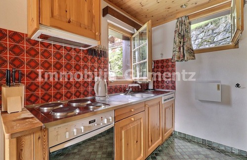 Grimentz Ski Chalet | Comfortable chalet on 2 levels for 4 people, living room with fireplace, kitchen area with dishwashe