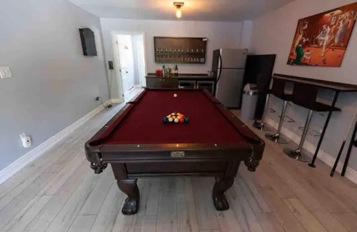 Bracebridge Cottage | Comfortable cottage for 14 people with pool, hot tub, games, and more.