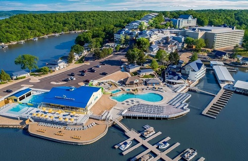 Osage Beach Hotel | Comfortable Countryside Stay! 2 Convenient Units, Pool, Free Parking