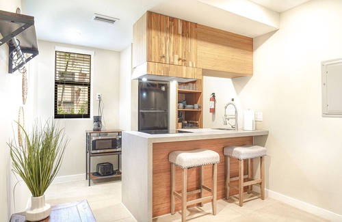 East Little Havana Apartment | Comfortable Family Apartment