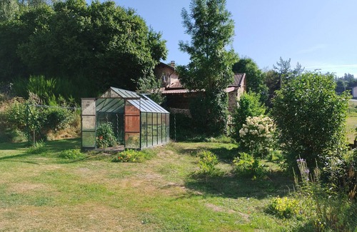 Craponne-sur-Arzon Cottage | Comfortable gîte in Auvergne near hiking trails